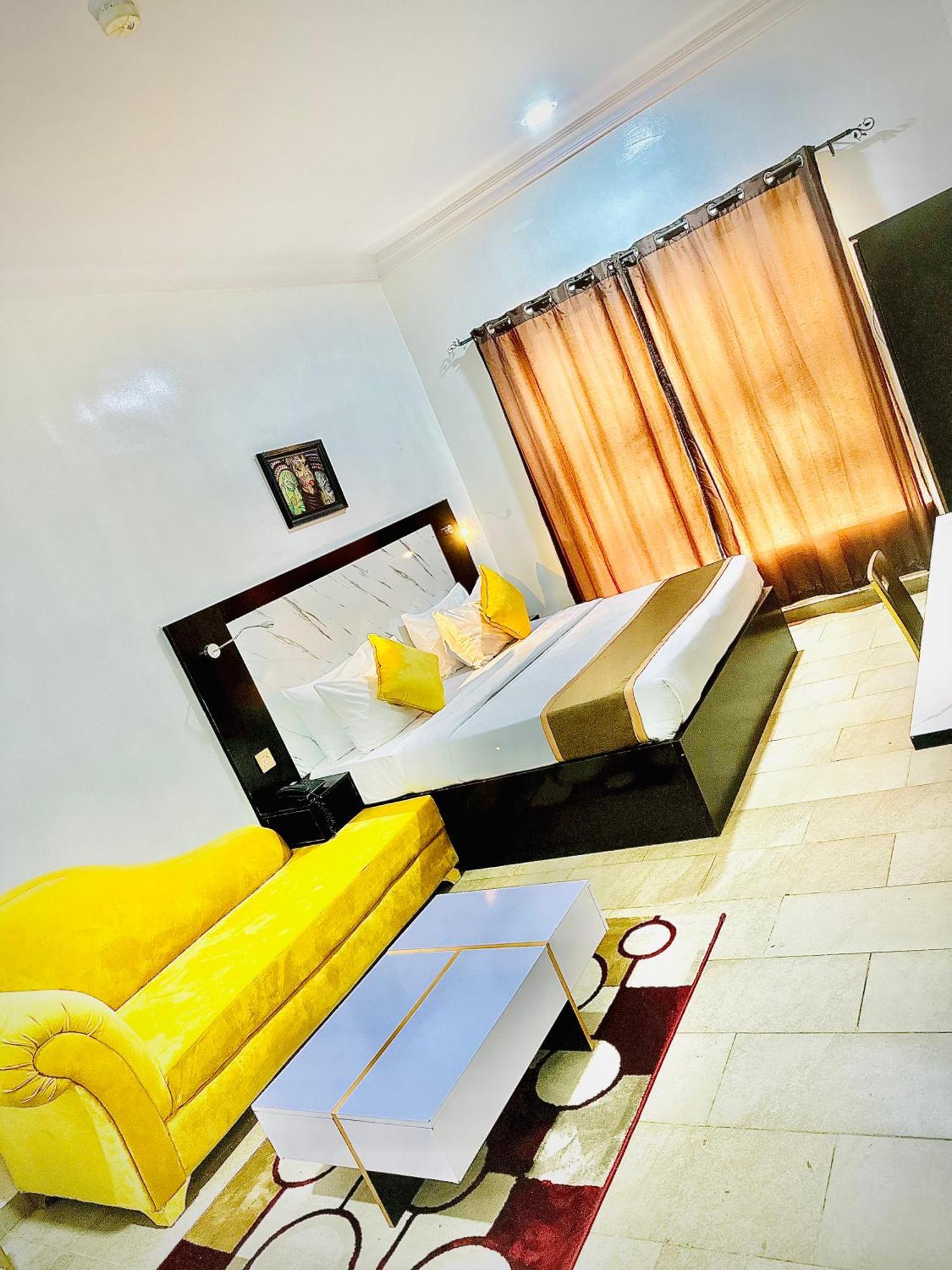 Posh Hotel And Suites Ikeja Εξωτερικό φωτογραφία