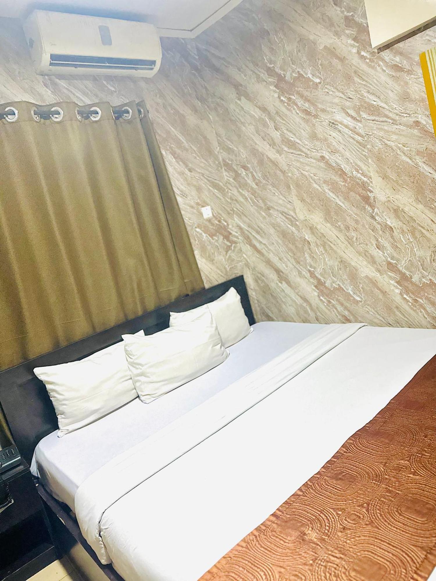 Posh Hotel And Suites Ikeja Εξωτερικό φωτογραφία