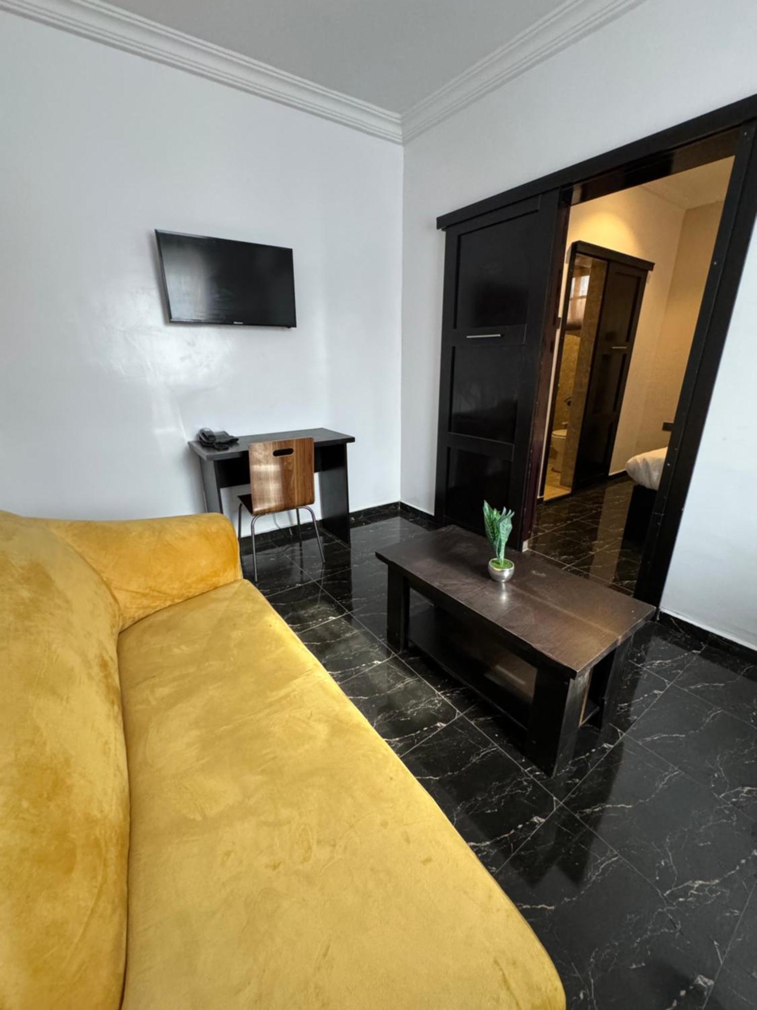 Posh Hotel And Suites Ikeja Εξωτερικό φωτογραφία