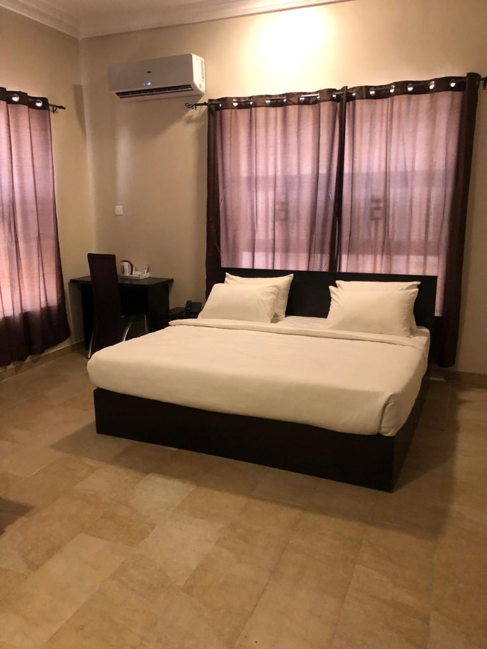 Posh Hotel And Suites Ikeja Εξωτερικό φωτογραφία